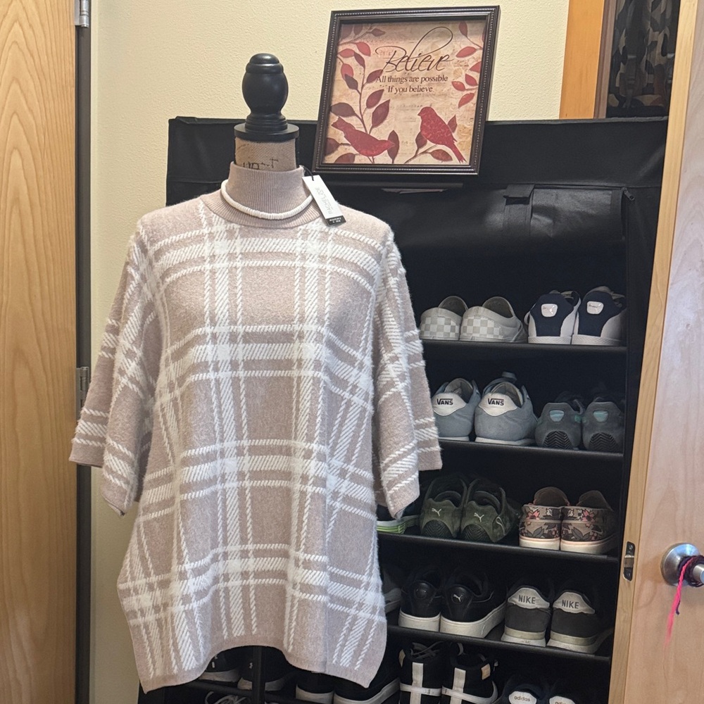 NWT RACHEL ZOE mommy + me unbelievably soft, gingham one size gorgeous poncho.